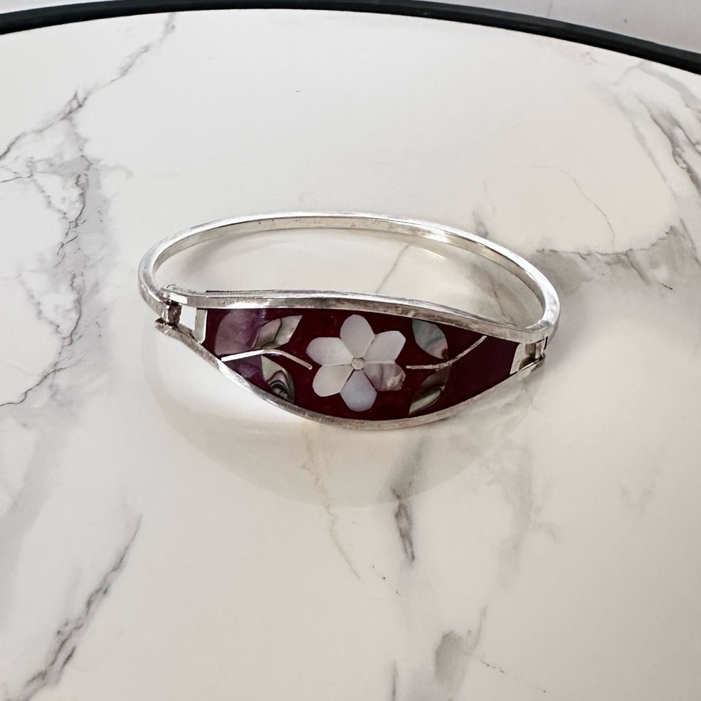 Vintage Mexico Enameled Hinged Bangle Bracelet Mother Of Pearl Flower Design. - Picture 3 of 5